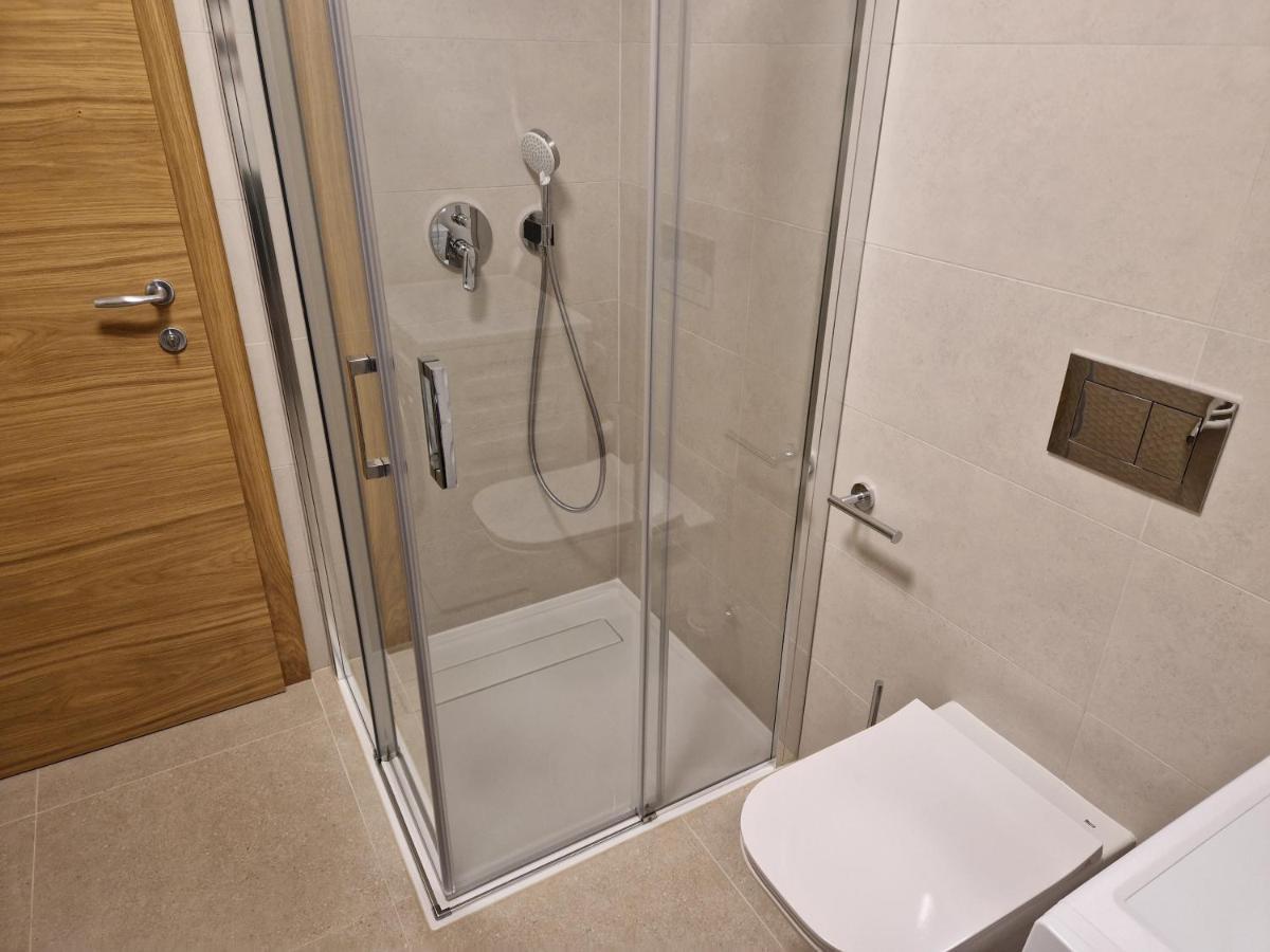 Apartments Cerovic Malinska Ngoại thất bức ảnh
