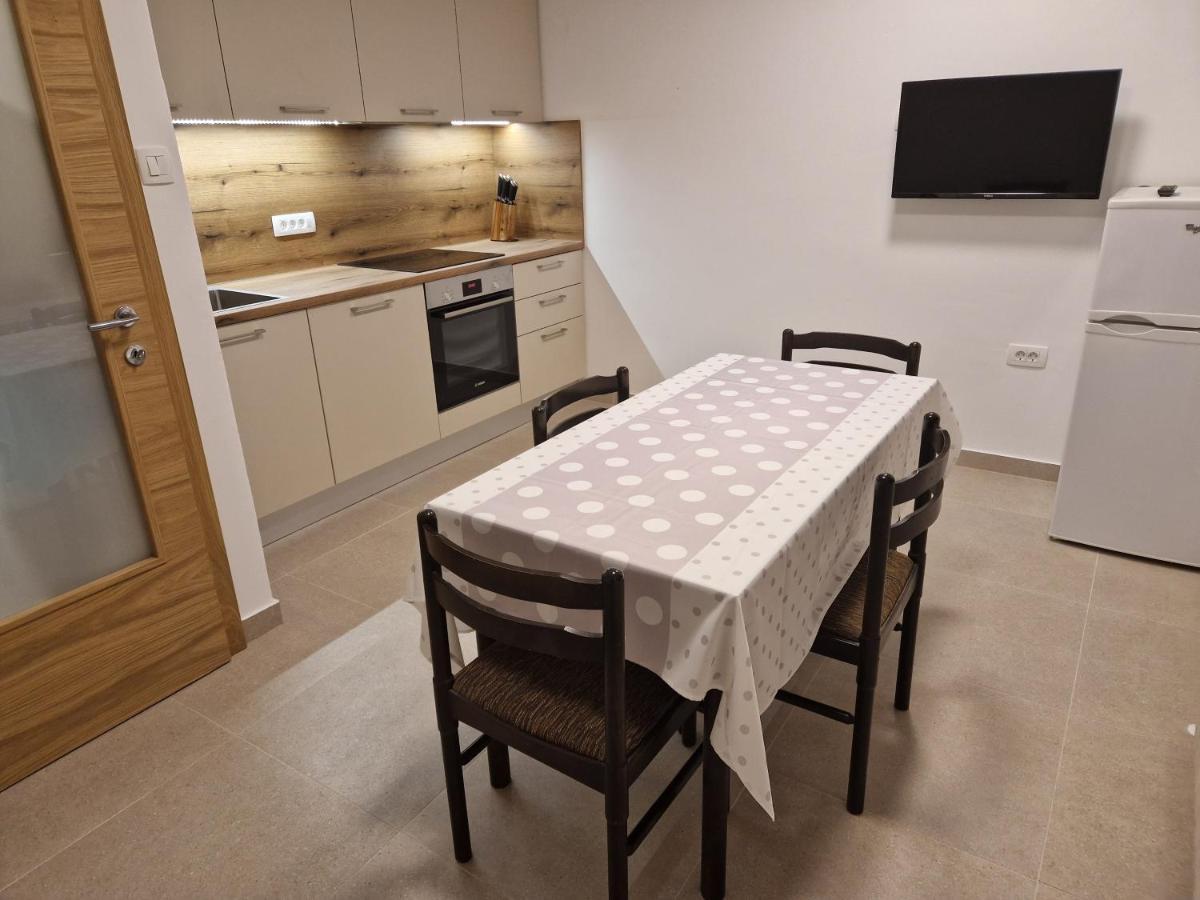 Apartments Cerovic Malinska Ngoại thất bức ảnh