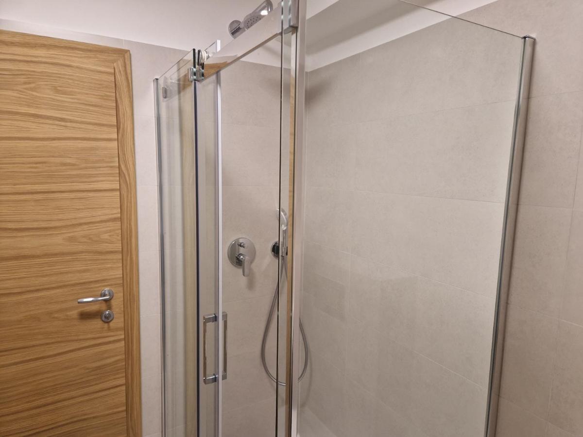 Apartments Cerovic Malinska Ngoại thất bức ảnh