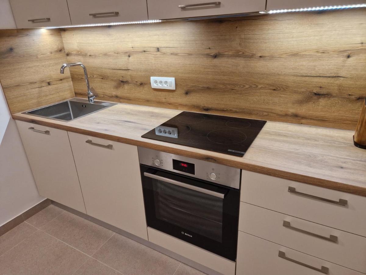 Apartments Cerovic Malinska Ngoại thất bức ảnh