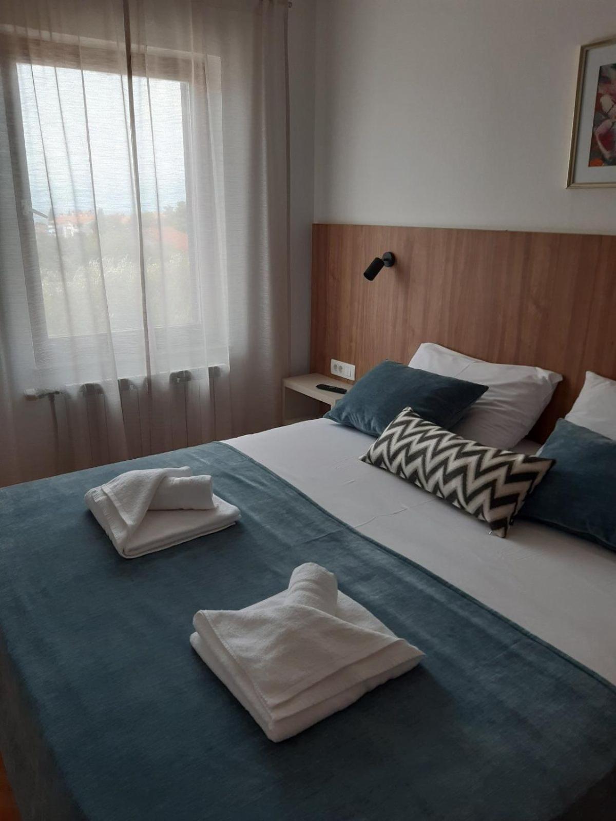 Apartments Cerovic Malinska Ngoại thất bức ảnh