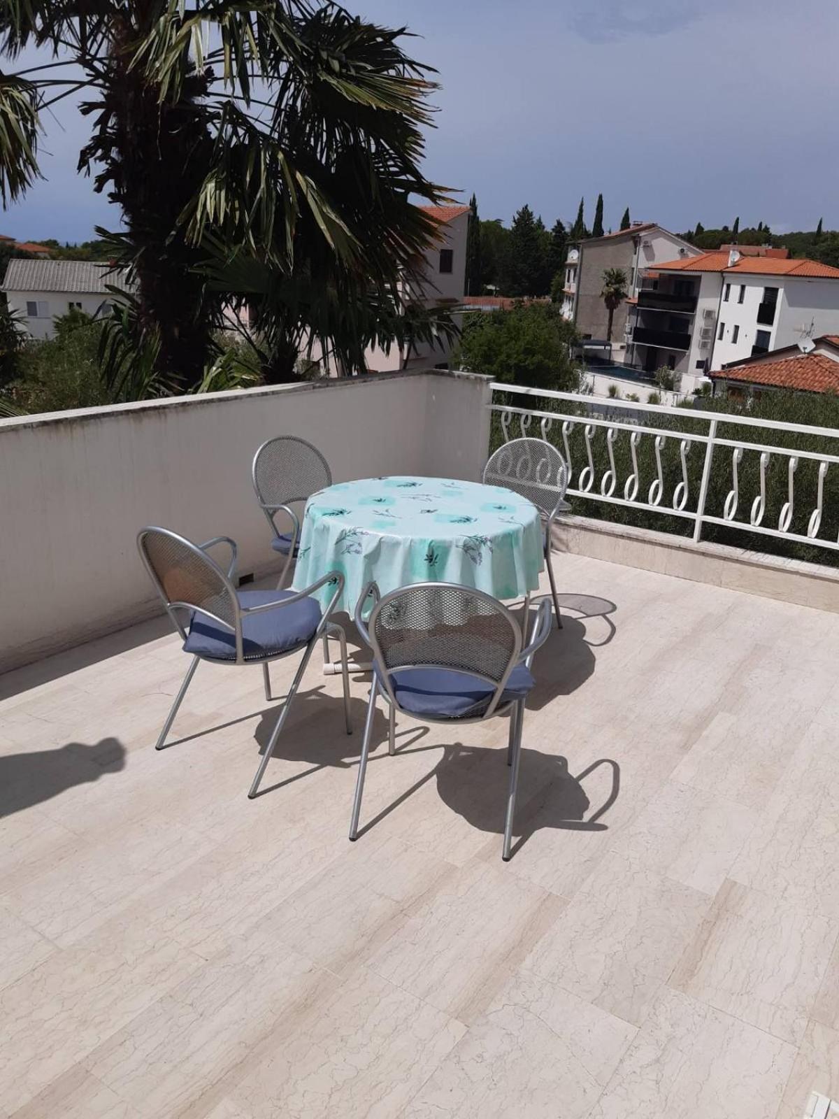 Apartments Cerovic Malinska Ngoại thất bức ảnh