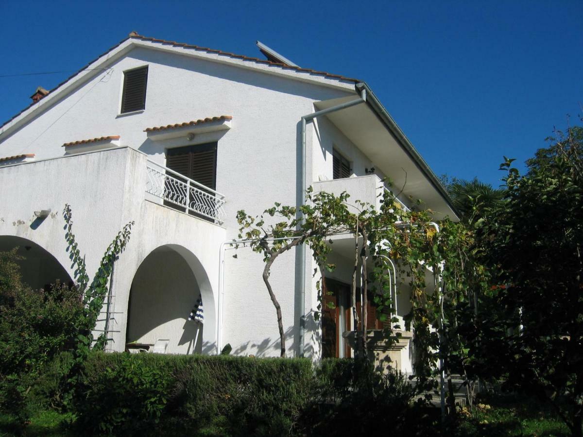 Apartments Cerovic Malinska Ngoại thất bức ảnh