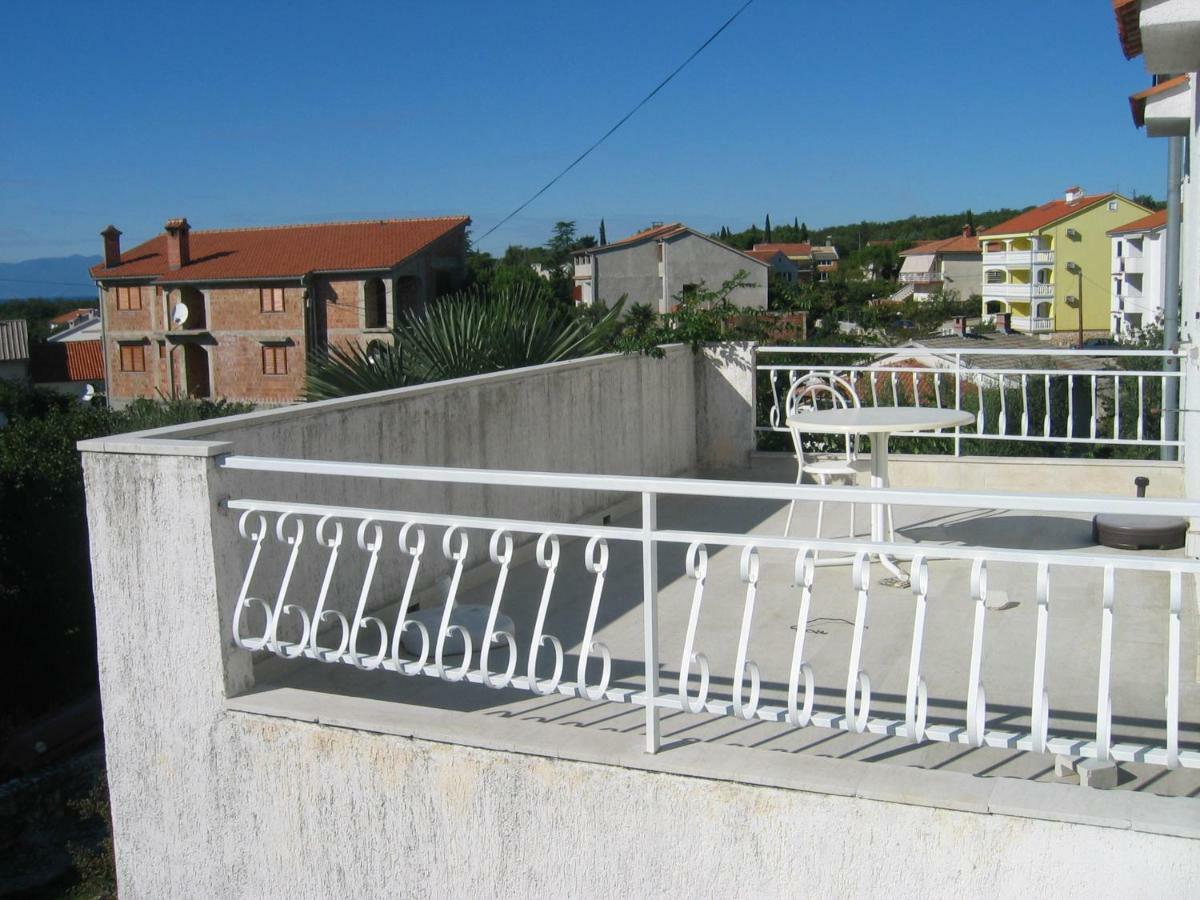 Apartments Cerovic Malinska Ngoại thất bức ảnh